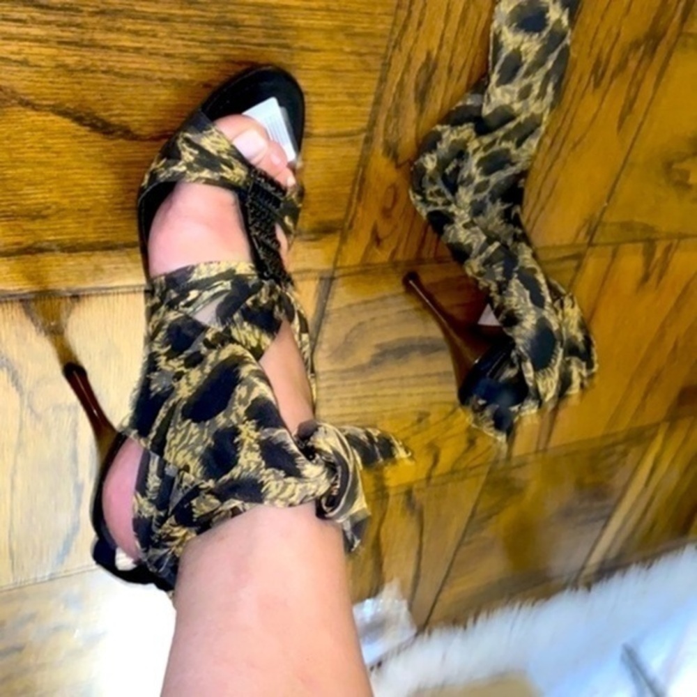 Brand New Leopard lace shoe new black Swarovski crystals US41